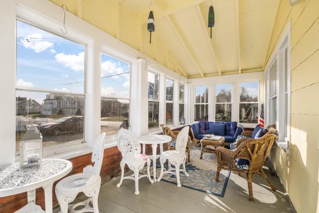 $1,150,000 | 108 Broadway, York, ME 03909