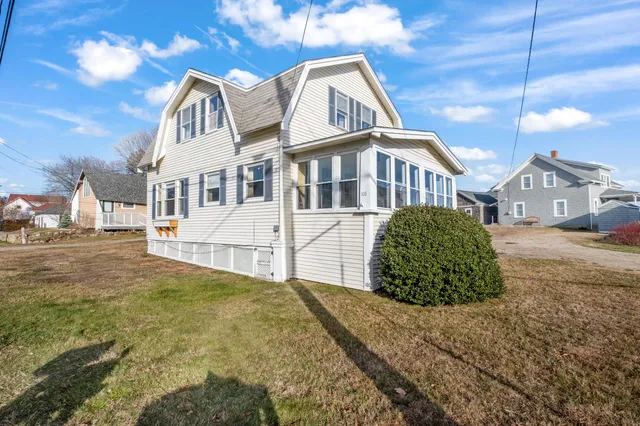 $1,150,000 | 108 Broadway, York, ME 03909