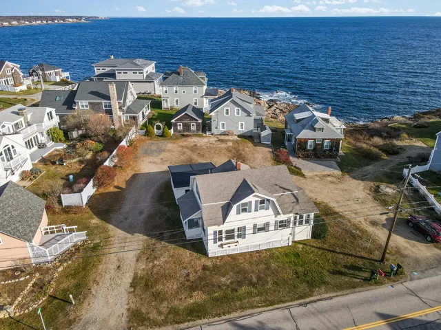 $1,150,000 | 108 Broadway, York, ME 03909