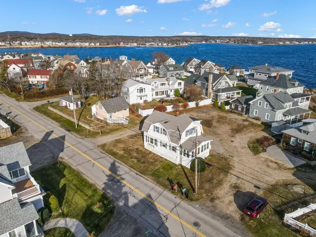 $1,150,000 | 108 Broadway, York, ME 03909