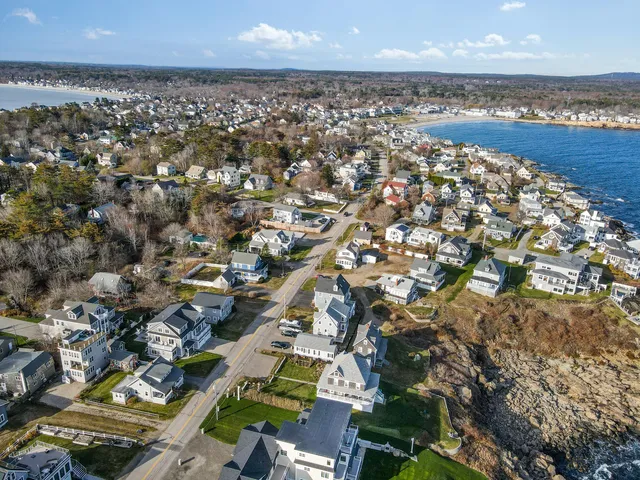 $1,150,000 | 108 Broadway, York, ME 03909