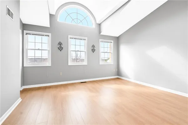 $2,100 | 3008 Estate Drive, Oakdale, PA 15071