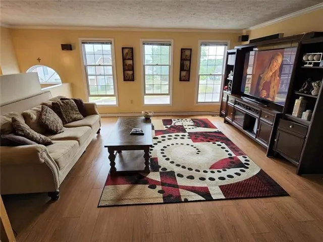 $2,000 | 3008 Estate Drive, Oakdale, PA 15071