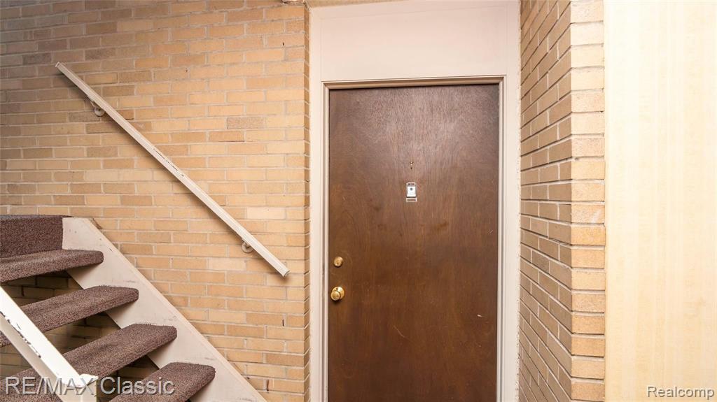 4905 Crooks Road, Unit B4 Royal Oak, MI 48073 - Photo 2 of 36
