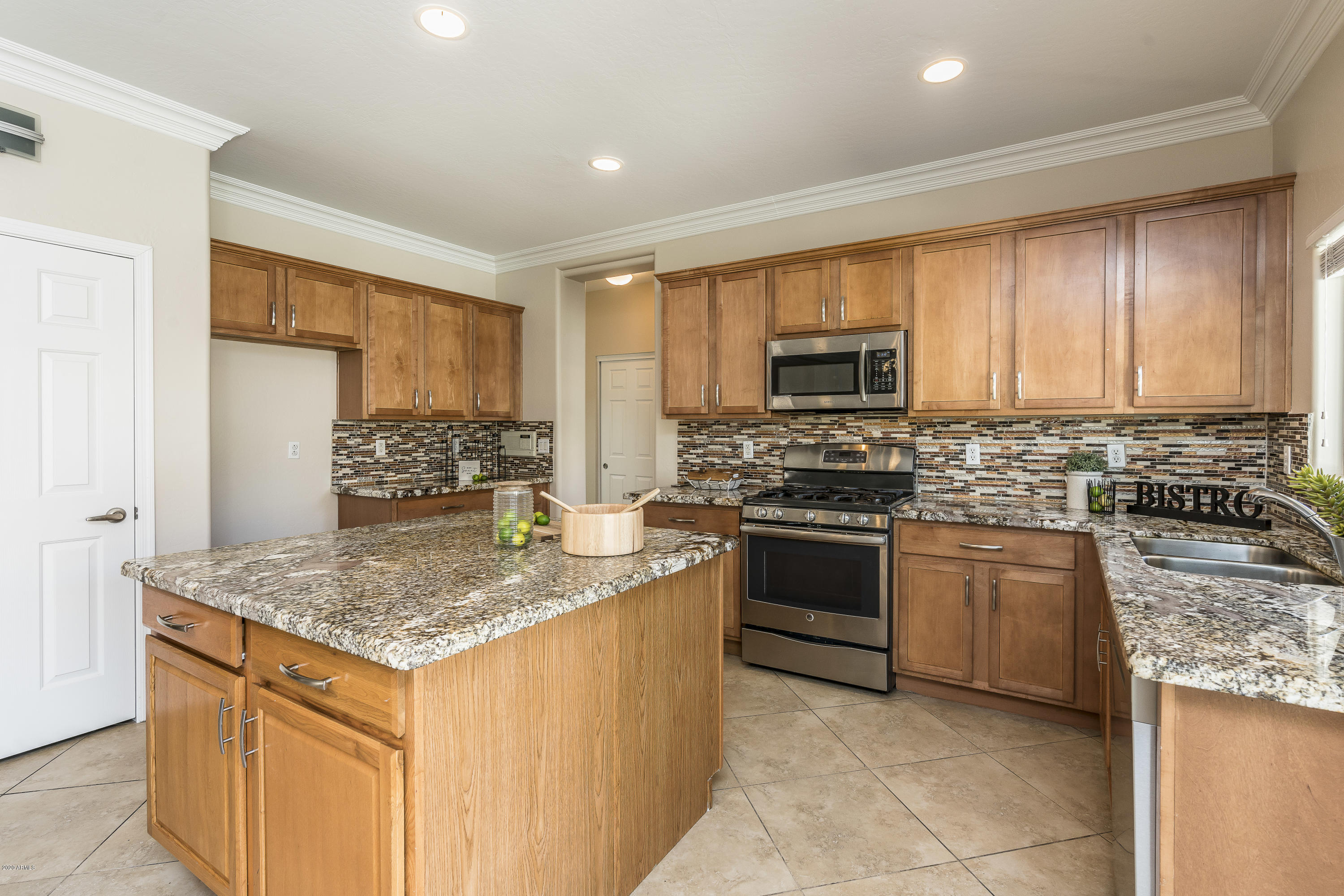 9306 West Bonitos Road Phoenix, AZ 85037 - Photo 4 of 45 DSC08737