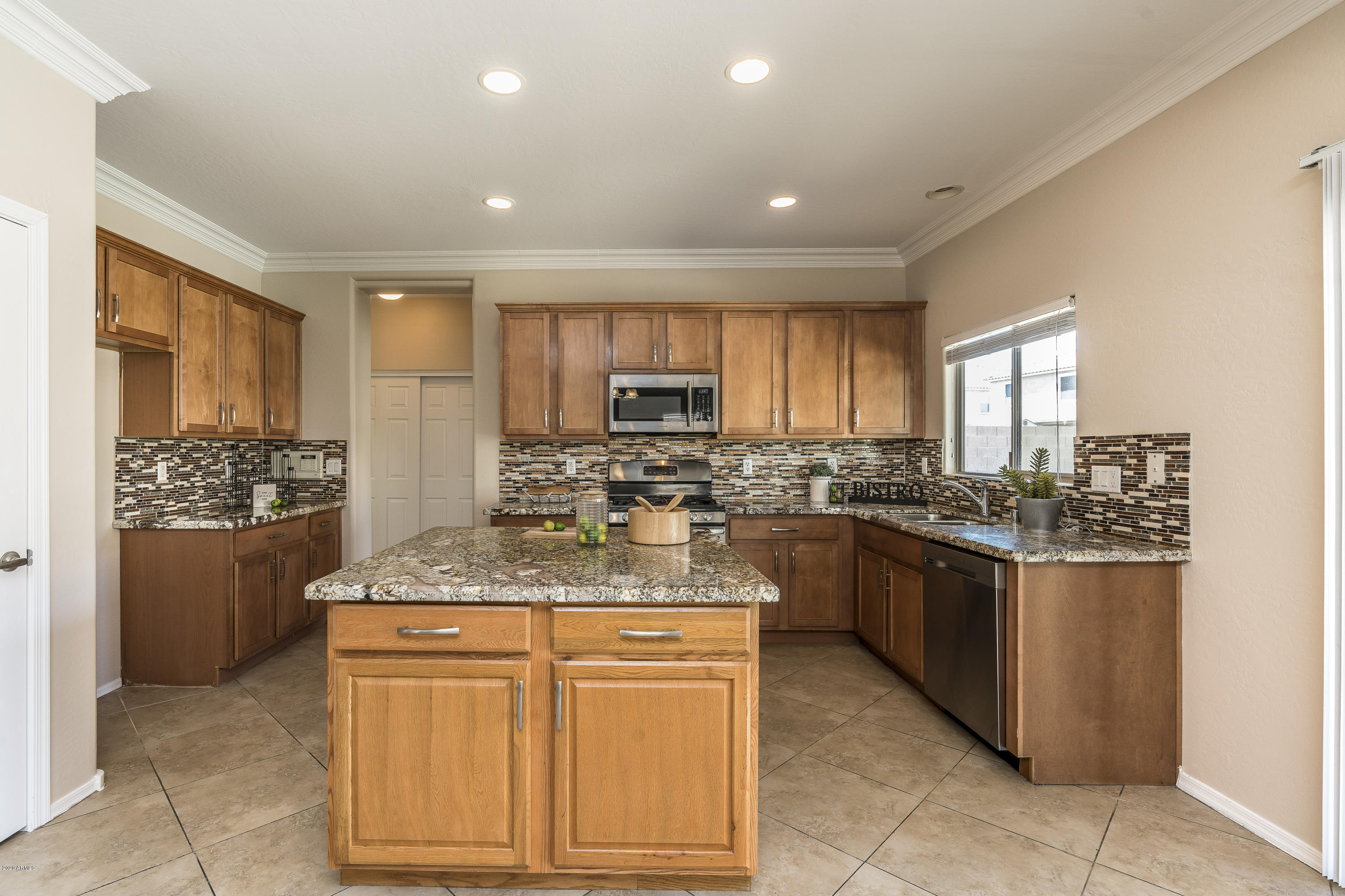 9306 West Bonitos Road Phoenix, AZ 85037 - Photo 5 of 45 DSC08736