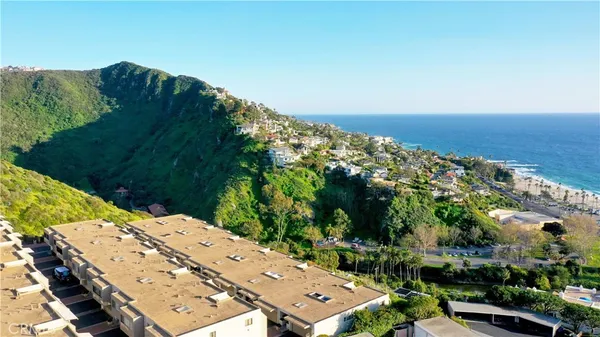 $5,900 | 21703 Ocean Vista Drive, Unit 201, Laguna Beach, CA 92651