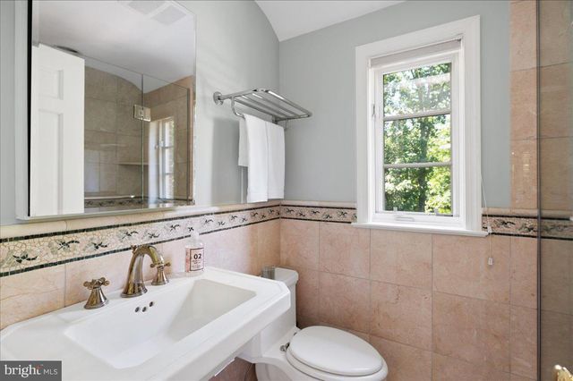 $1,250,000 | 3400 Alabama Avenue, Alexandria, VA 22305