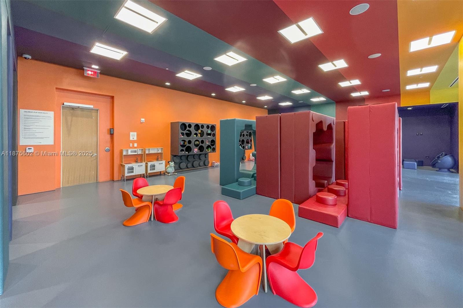 88 Southwest 7th Street, Unit 2204 Miami, FL 33130 - Photo 31 of 58