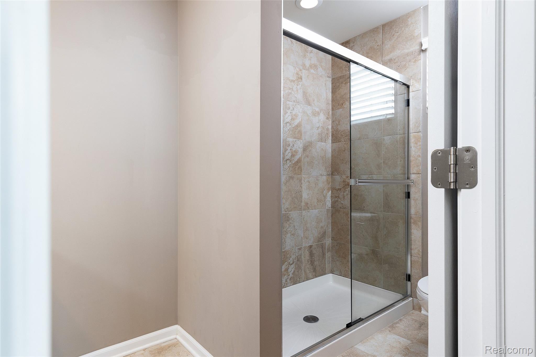 979 Barclay Circle, Unit 58 Rochester, MI 48307 - Photo 16 of 30 16.jpg