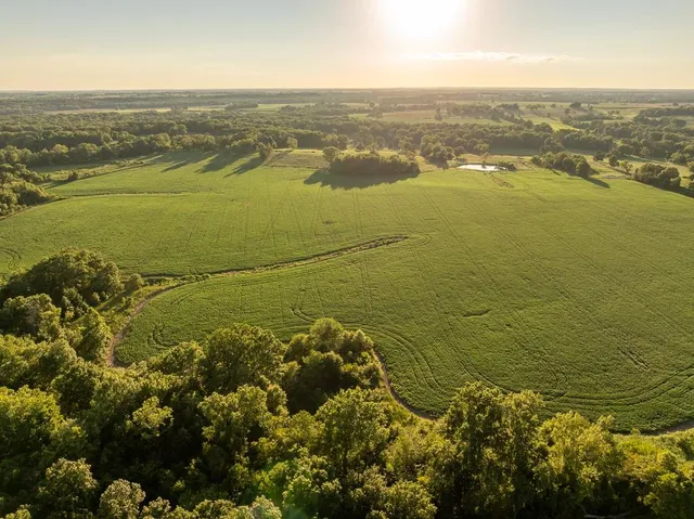 $945,000 | 630 Northwest Nw Road, Appleton City, MO 64724