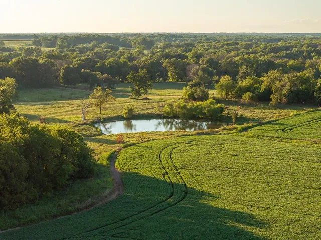 $945,000 | 630 Northwest Nw Road, Appleton City, MO 64724