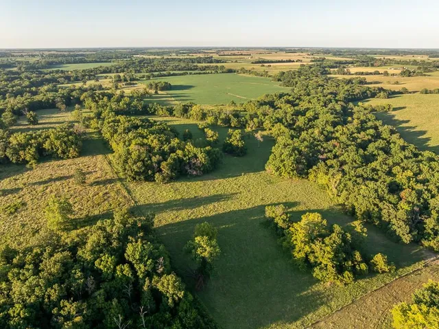 $945,000 | 630 Northwest Nw Road, Appleton City, MO 64724
