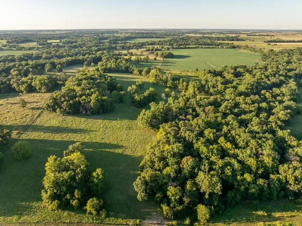 $945,000 | 630 Northwest Nw Road, Appleton City, MO 64724