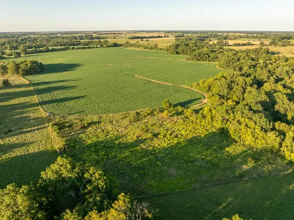 $945,000 | 630 Northwest Nw Road, Appleton City, MO 64724