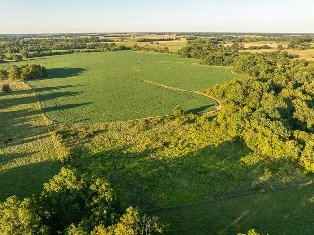 $945,000 | 630 Northwest Nw Road, Appleton City, MO 64724