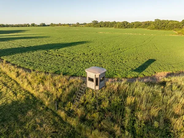 $945,000 | 630 Northwest Nw Road, Appleton City, MO 64724