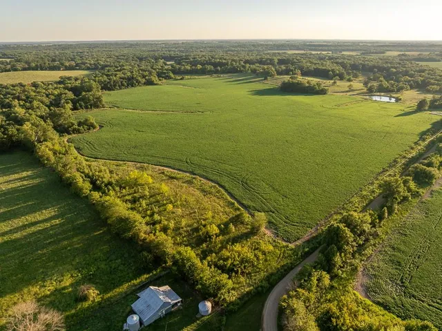 $945,000 | 630 Northwest Nw Road, Appleton City, MO 64724