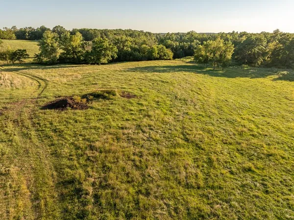 $945,000 | 630 Northwest Nw Road, Appleton City, MO 64724