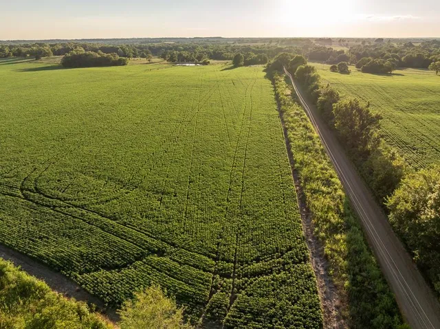 $945,000 | 630 Northwest Nw Road, Appleton City, MO 64724