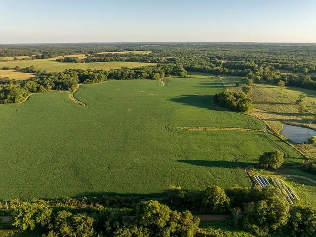 $945,000 | 630 Northwest Nw Road, Appleton City, MO 64724