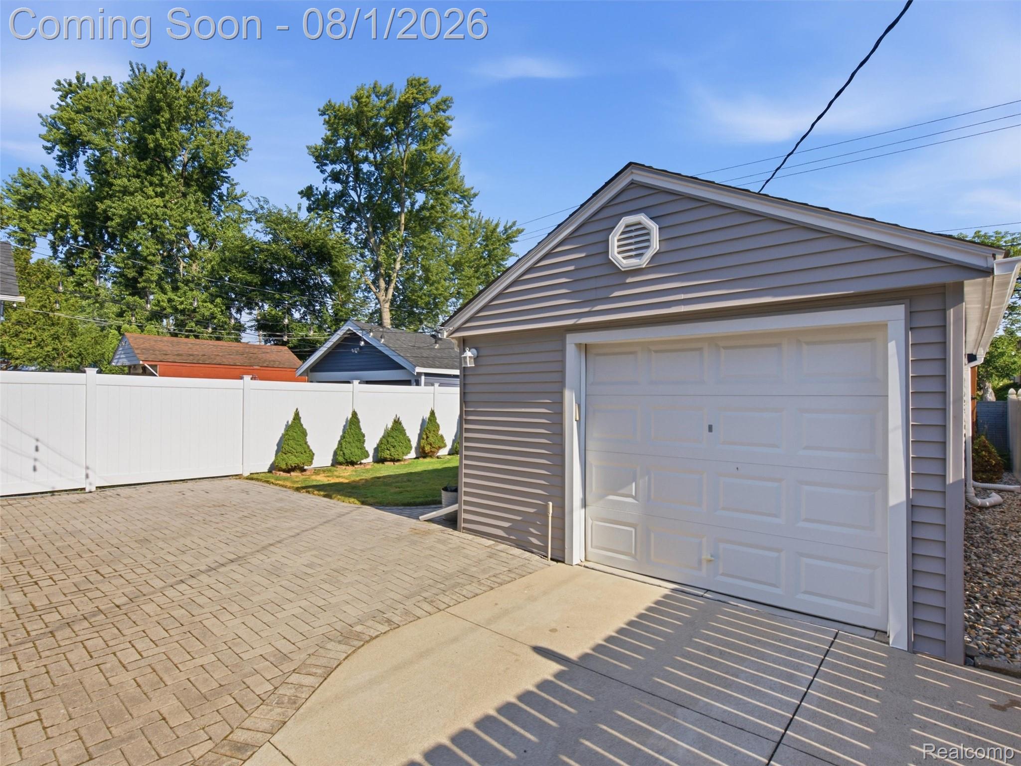 1036 Oxford Road Berkley, MI 48072 - Photo 26 of 35 26-DSC07298.jpg