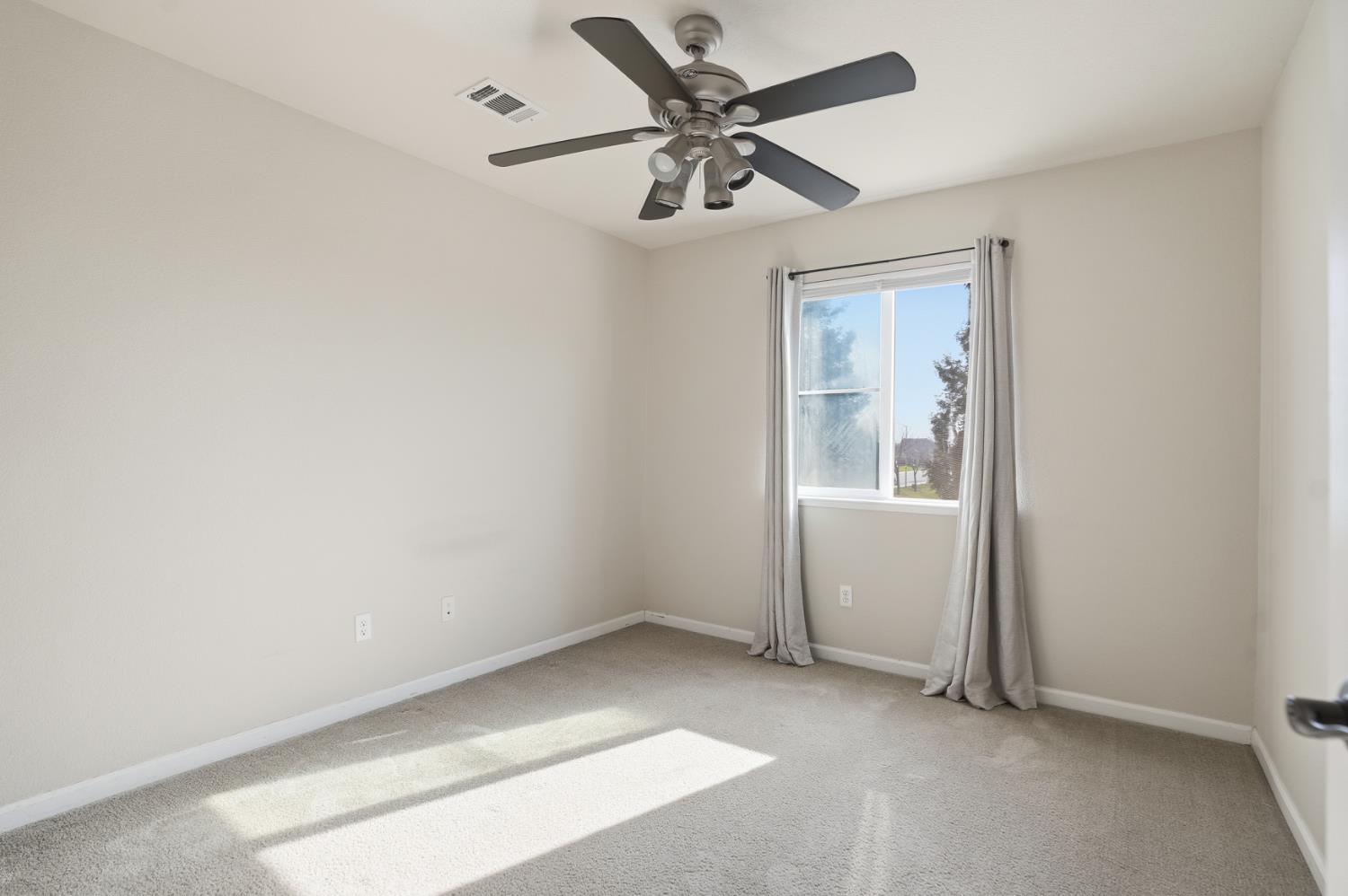 1025 Barbados Street Manteca, CA 95337 - Photo 13 of 31