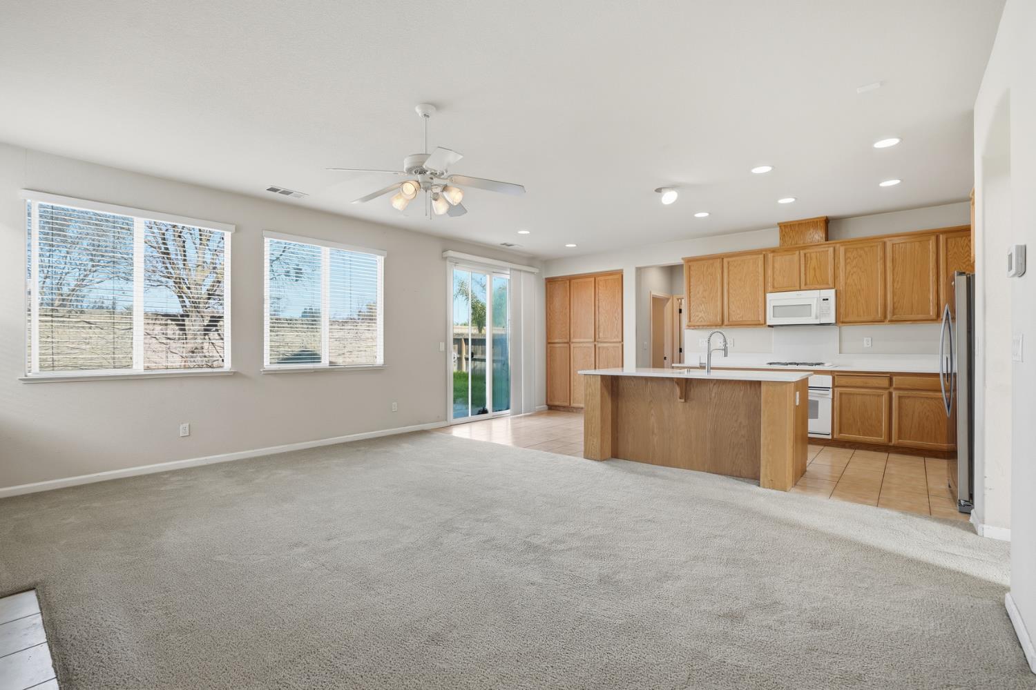 1025 Barbados Street Manteca, CA 95337 - Photo 9 of 31