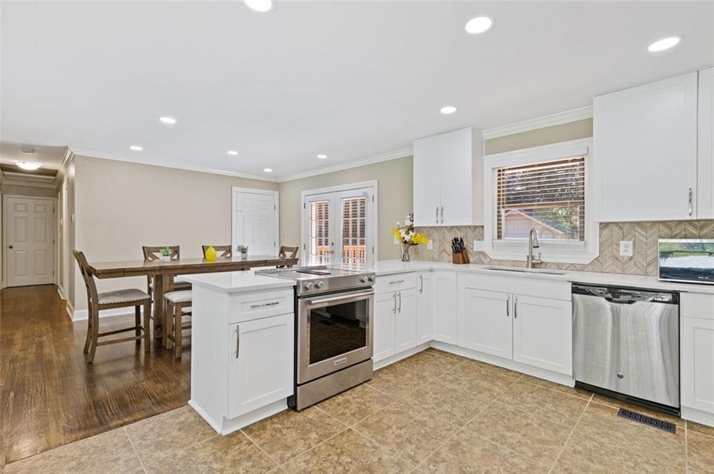 1498 Sanden Ferry Drive Decatur, GA 30033 - Photo 12 of 55