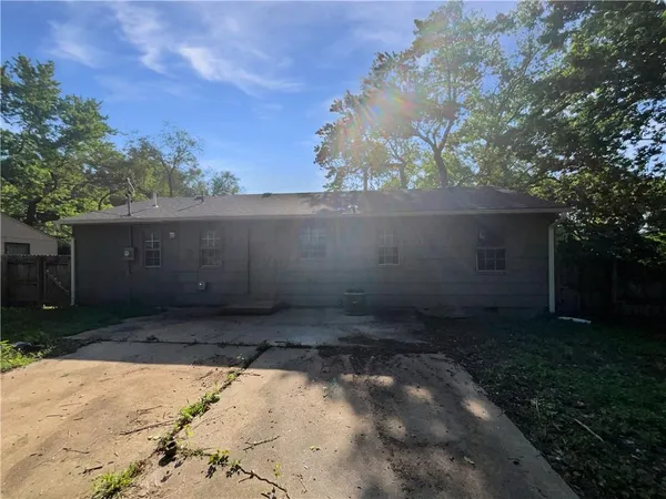 $164,000 | 10014 Hardesty Avenue, Kansas City, MO 64137