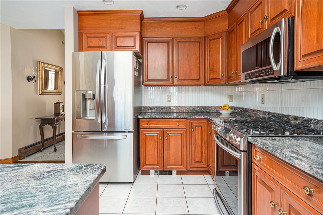 21 Williams Road Smithfield, RI 02917 - Photo 11 of 37