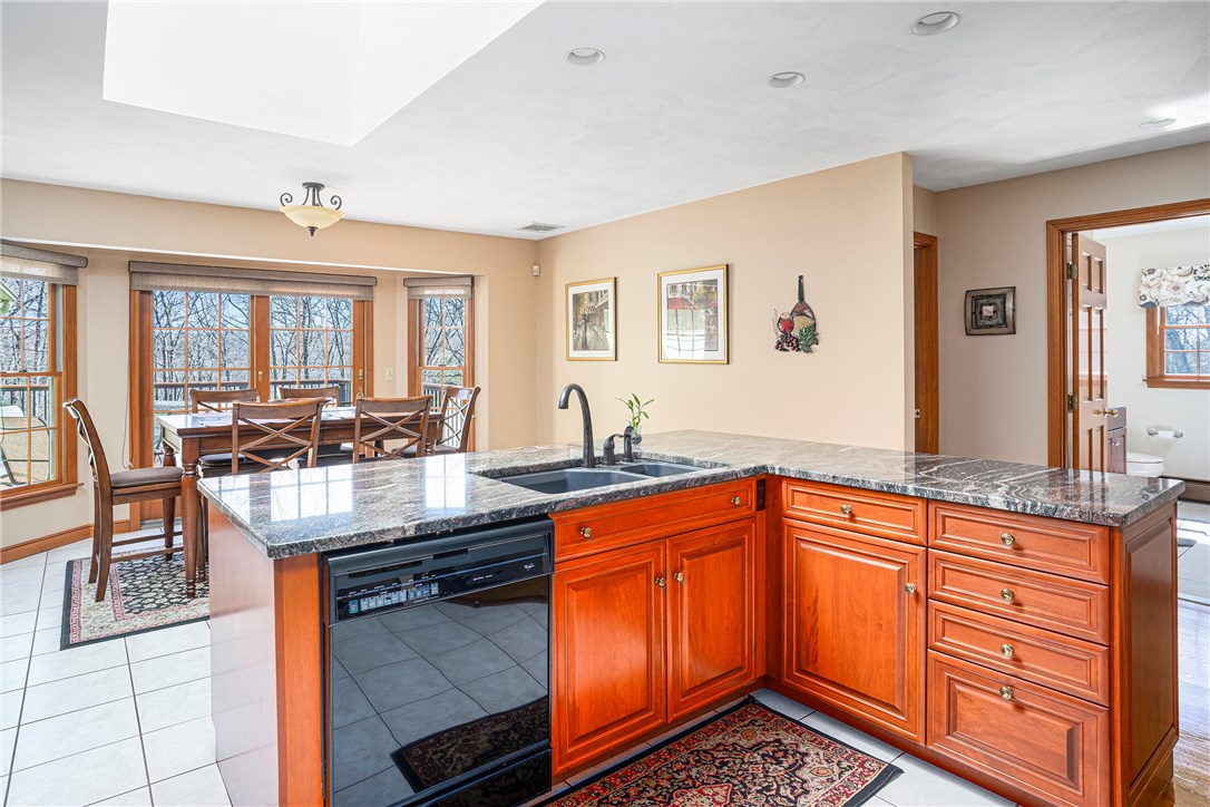 21 Williams Road Smithfield, RI 02917 - Photo 14 of 37