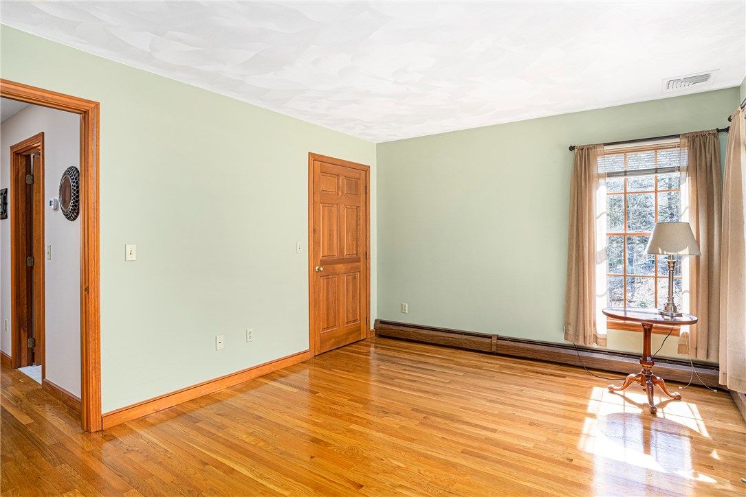 21 Williams Road Smithfield, RI 02917 - Photo 25 of 37