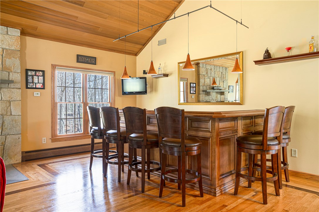 21 Williams Road Smithfield, RI 02917 - Photo 8 of 37