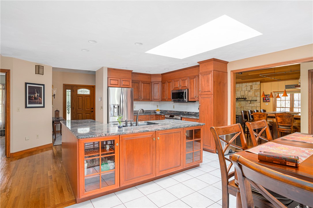 21 Williams Road Smithfield, RI 02917 - Photo 10 of 37