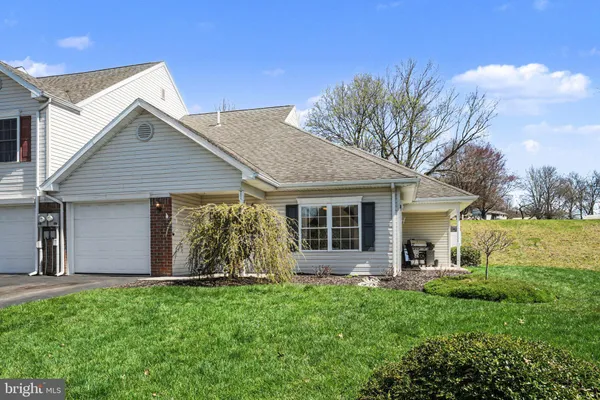 $234,900 | 204 Pine Crest Village Drive, Pine Grove, PA 17963