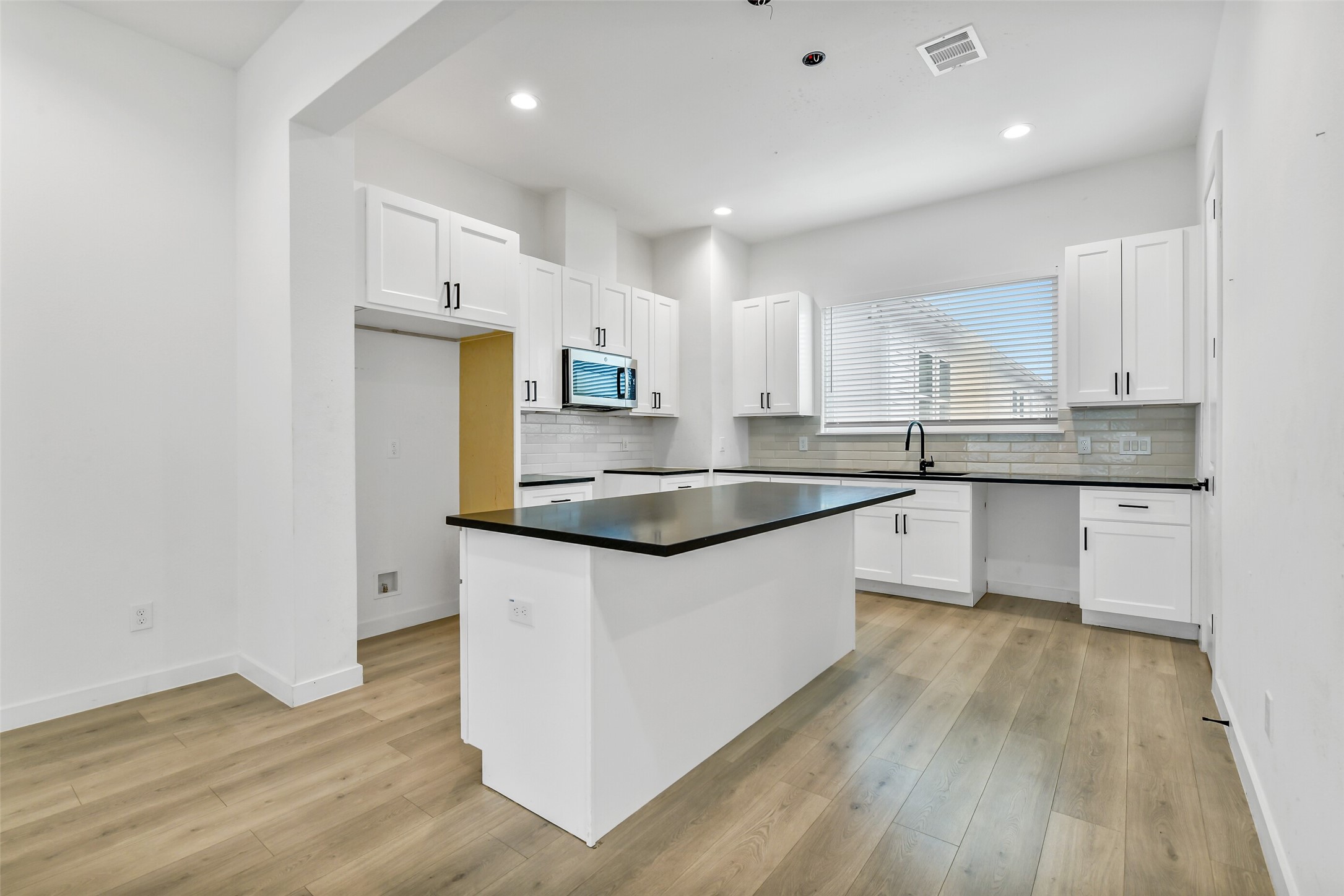 3403 Daphne Street, Unit C Houston, TX 77021 - Photo 9 of 27