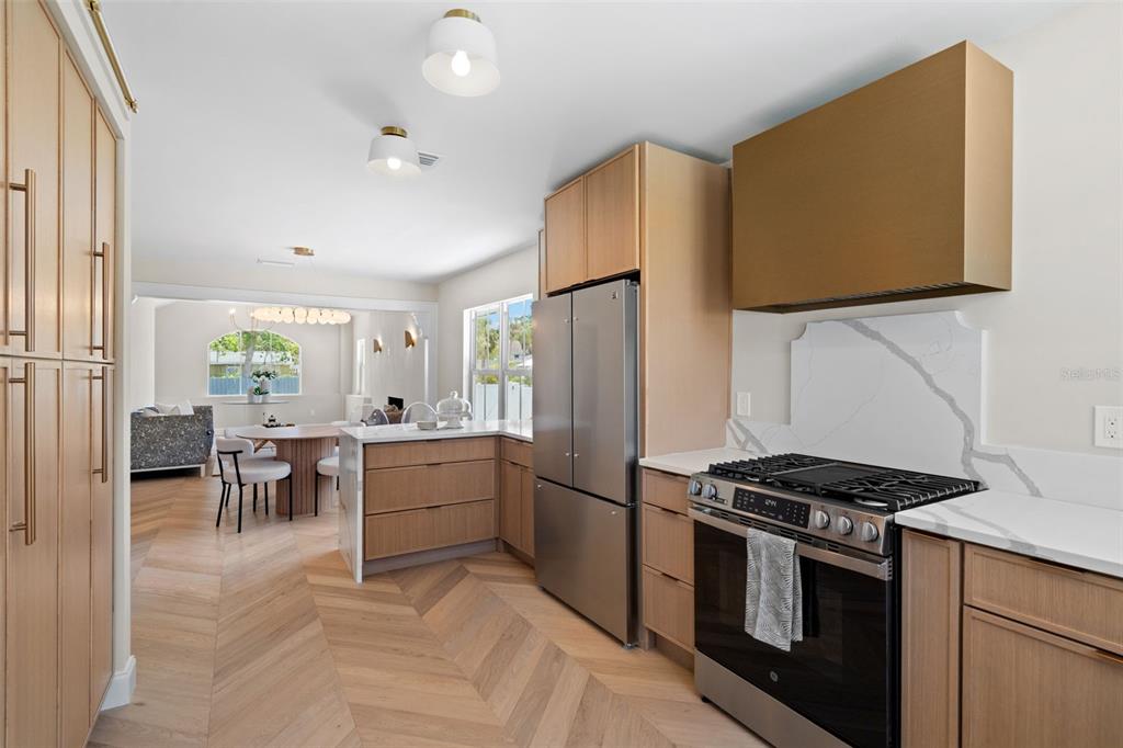 422 24th Street North St. Petersburg, FL 33713 - Photo 14 of 31