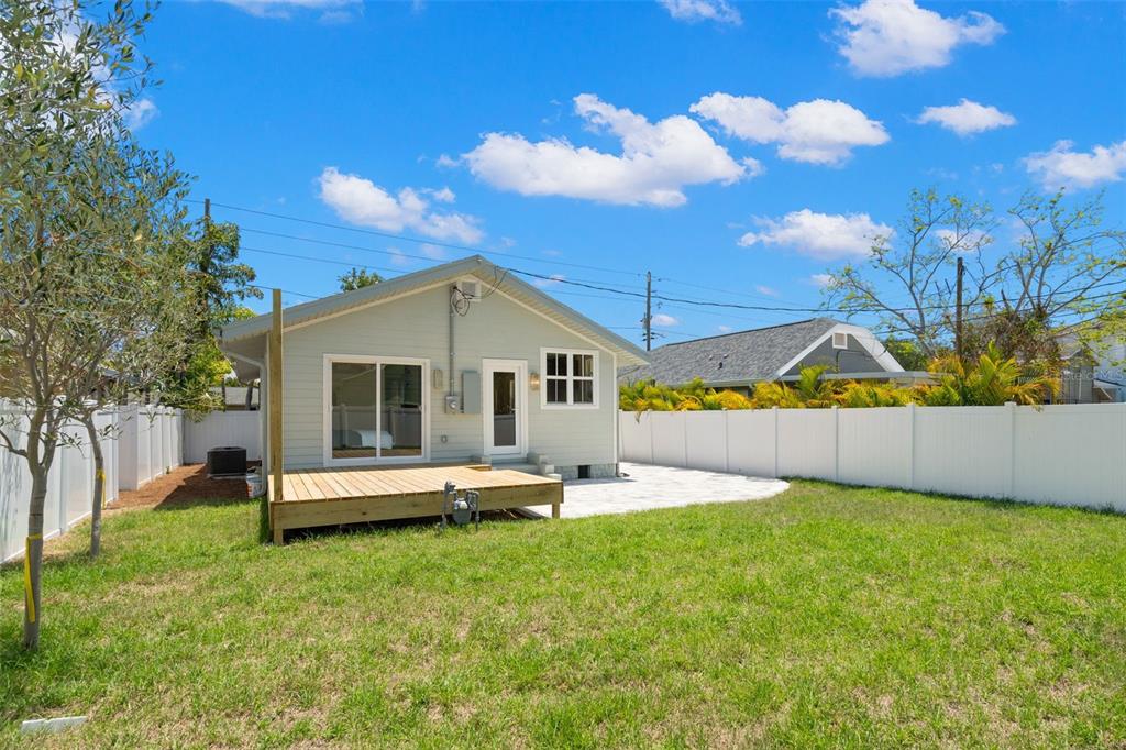 422 24th Street North St. Petersburg, FL 33713 - Photo 4 of 31