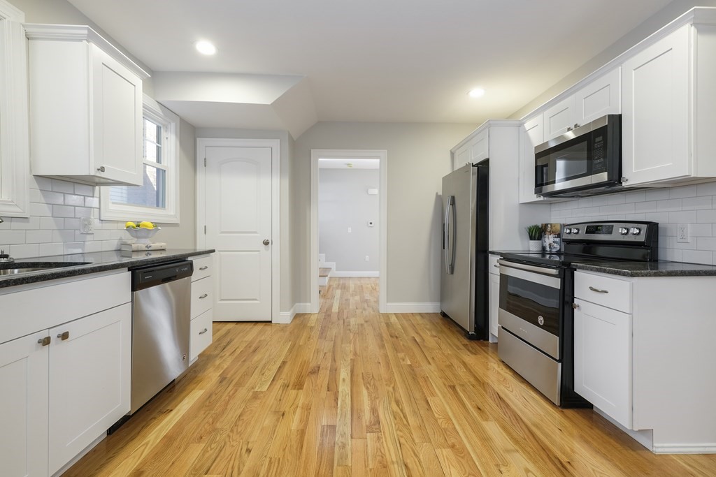 74 Irvington Street Springfield, MA 01108 - Photo 17 of 32