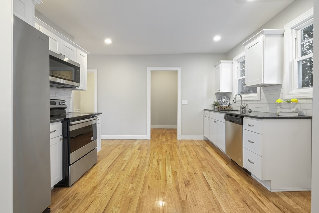 74 Irvington Street Springfield, MA 01108 - Photo 19 of 32