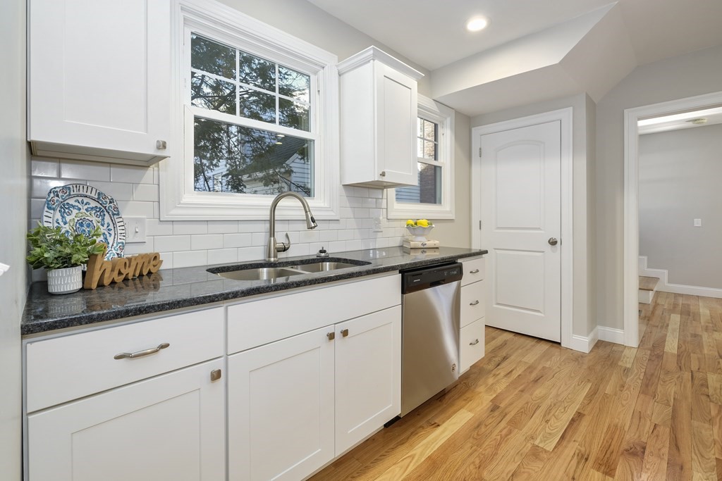 74 Irvington Street Springfield, MA 01108 - Photo 20 of 32