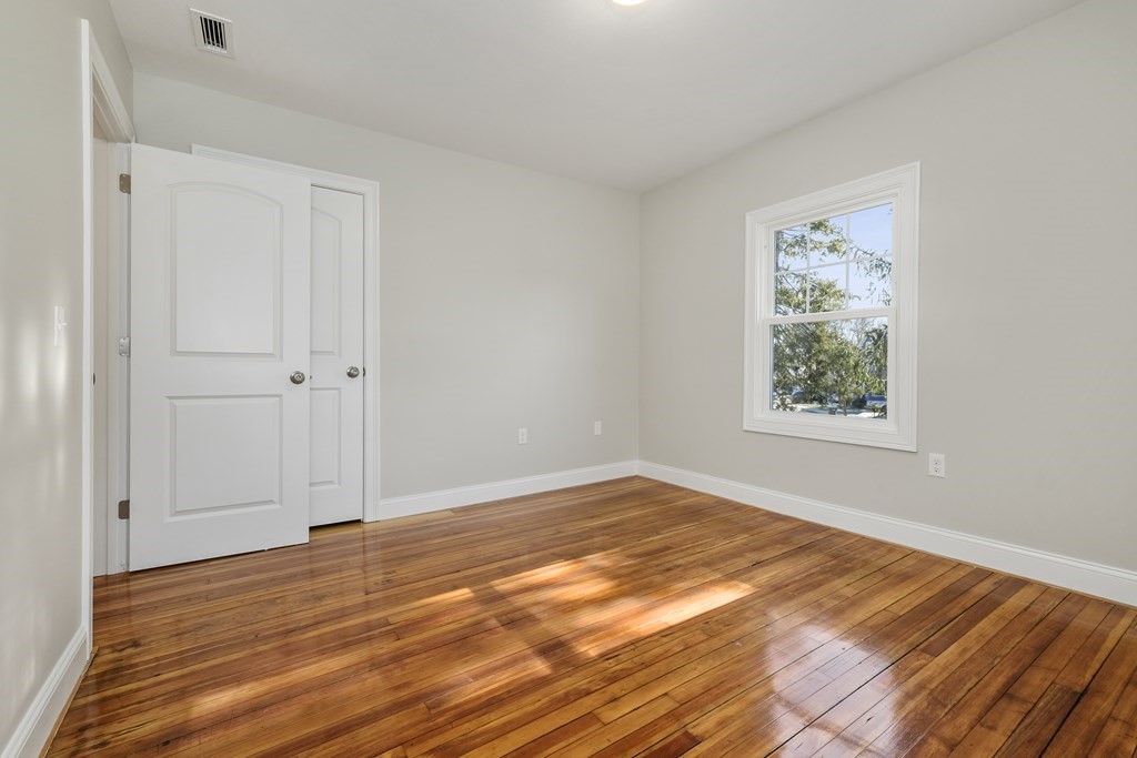 74 Irvington Street Springfield, MA 01108 - Photo 29 of 32
