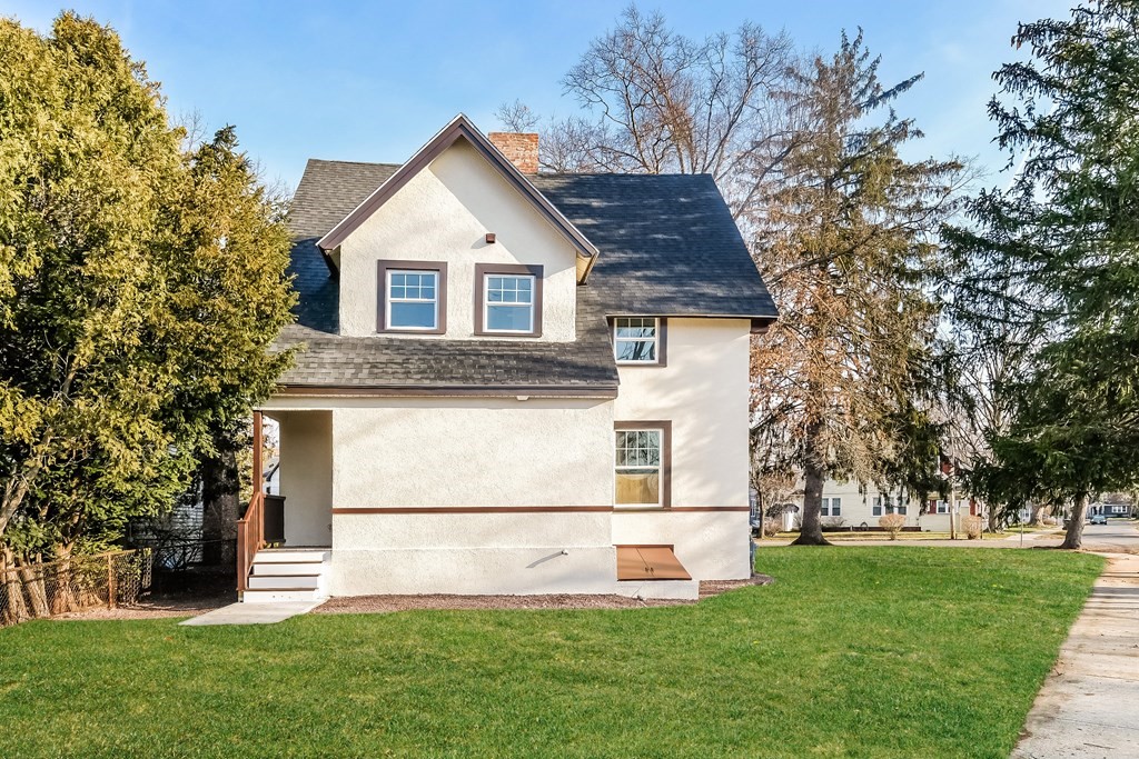 74 Irvington Street Springfield, MA 01108 - Photo 6 of 32