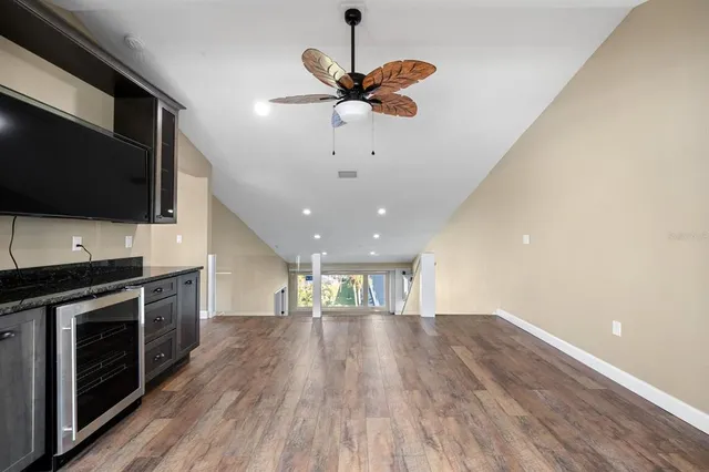 a view of entryway and kitchen