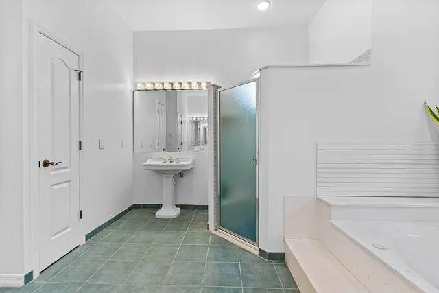 $2,800,000 | 8601 South Ocean Drive, Jensen Beach, FL 34957