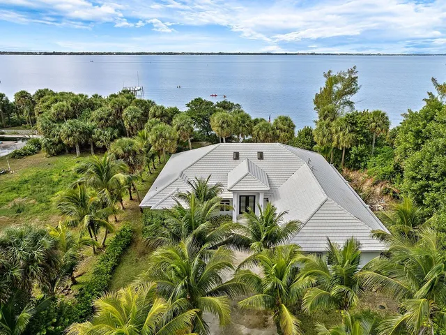 $2,800,000 | 8601 South Ocean Drive, Jensen Beach, FL 34957