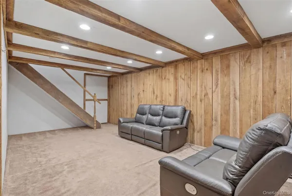 $645,000 | 23 Briarpatch Lane, Red Hook, NY 12571