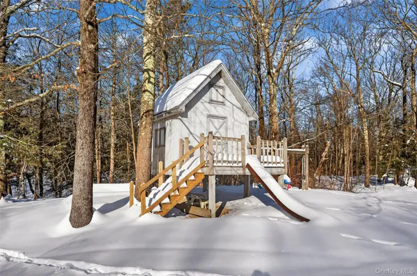 $645,000 | 23 Briarpatch Lane, Red Hook, NY 12571