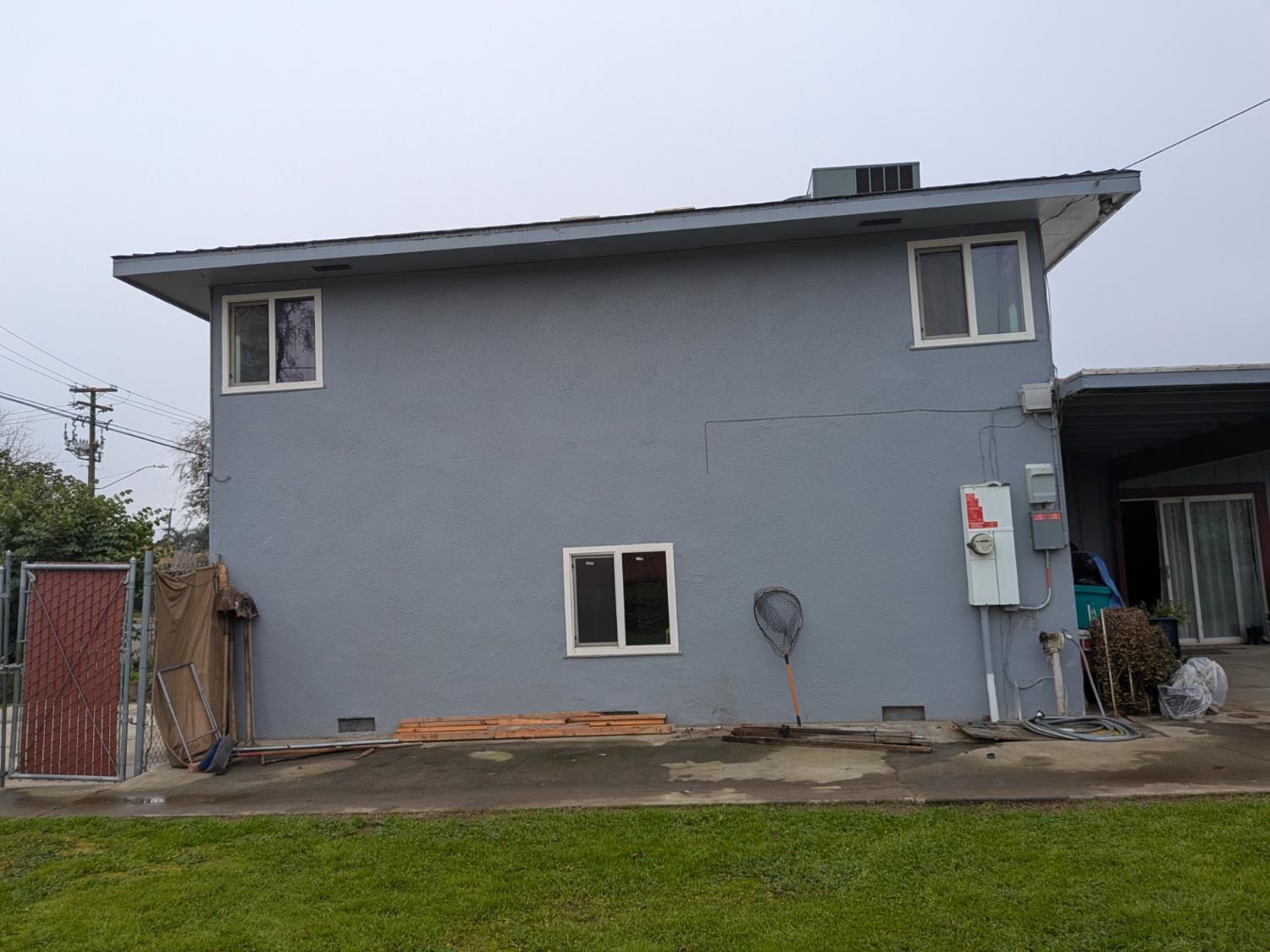 5209 North Angus Street Fresno, CA 93710 - Photo 31 of 33 a front view of house with yard